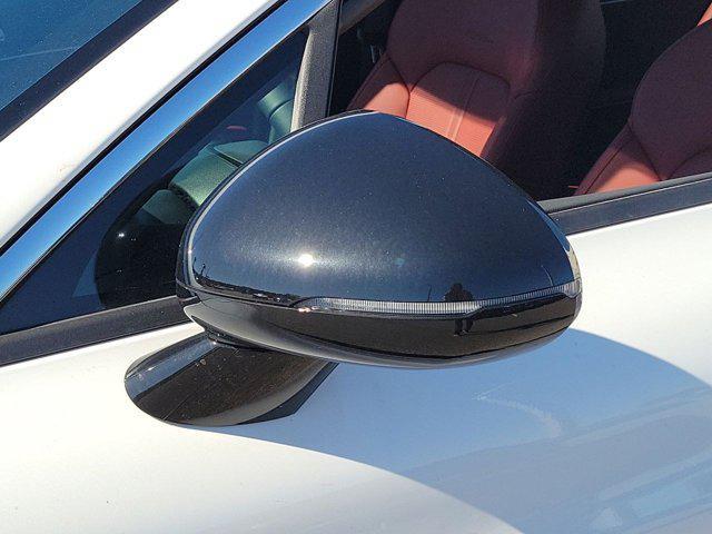 Photo of 2025 White Pearl Kia K5