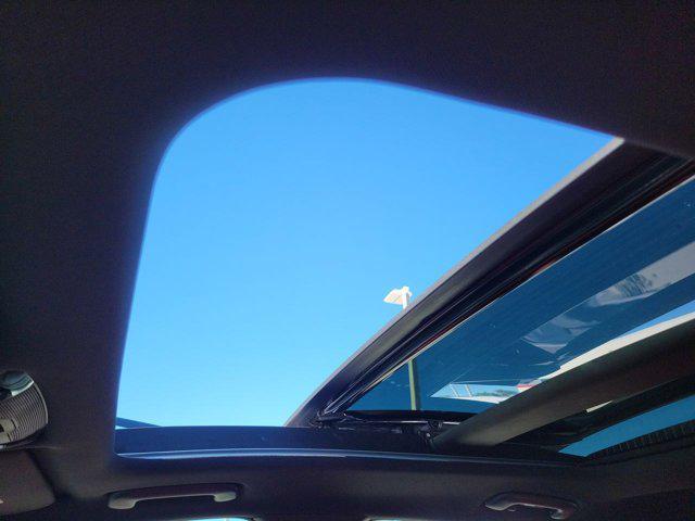 Photo of 2025 White Pearl Kia K5