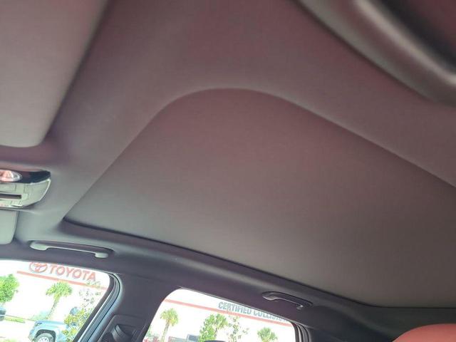 Photo of 2026 Snow White Pearl Kia Sportage Hybrid