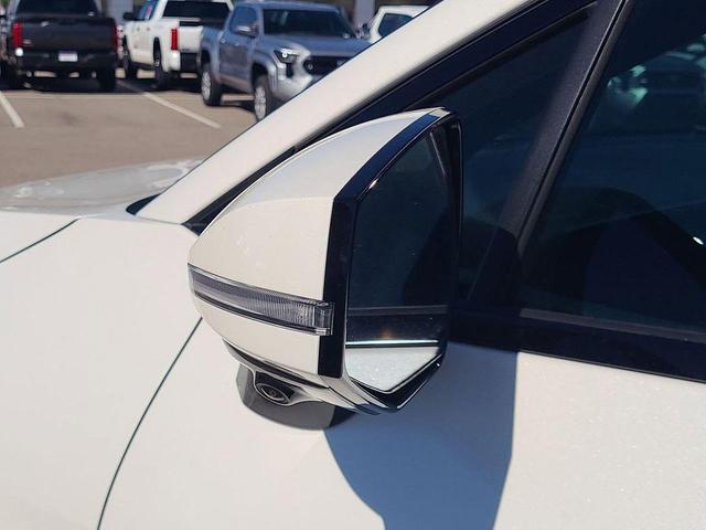 Photo of 2026 Snow White Pearl Kia Sportage Hybrid
