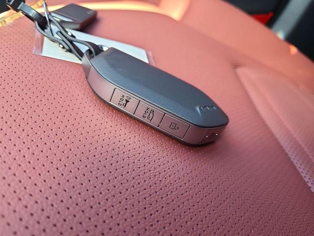 Photo of 2026 Snow White Pearl Kia Sportage Hybrid