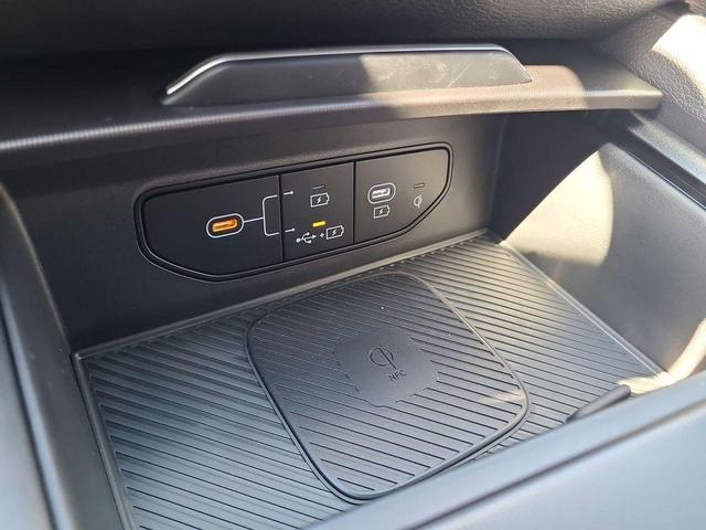 Photo of 2026 Snow White Pearl Kia Sportage Hybrid