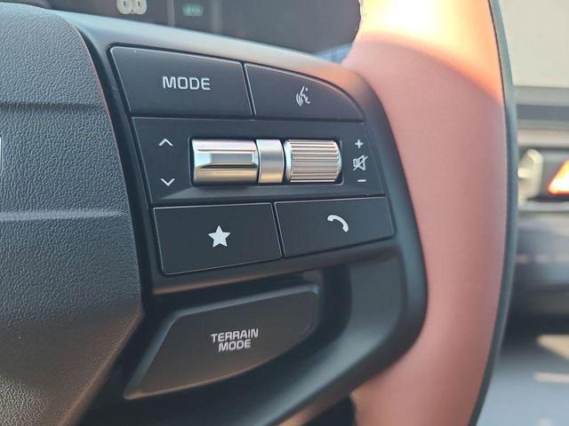 Photo of 2026 Snow White Pearl Kia Sportage Hybrid