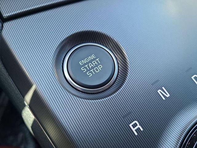 Photo of 2026 Snow White Pearl Kia Sportage Hybrid