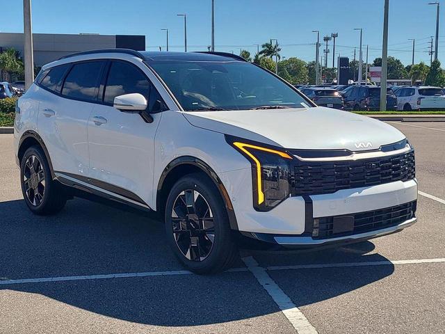 Photo of 2026 Snow White Pearl Kia Sportage Hybrid