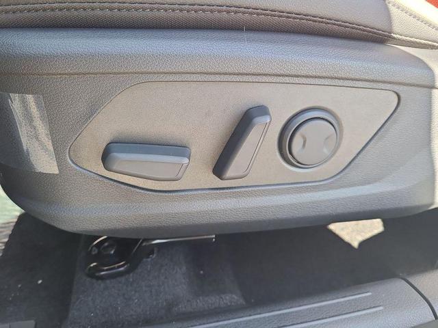 Photo of 2026 Snow White Pearl Kia Sportage Hybrid