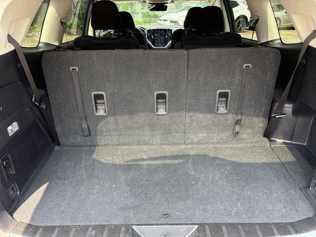 Photo of 2024 Crystal White Pearl Subaru Ascent