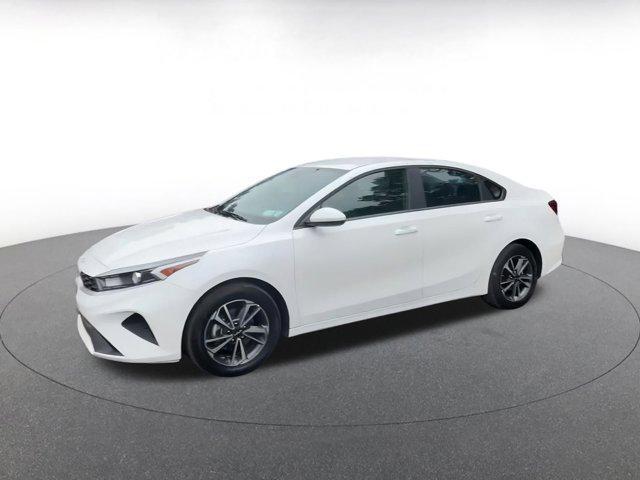 Photo of 2024 Snow White Pearl Kia Forte