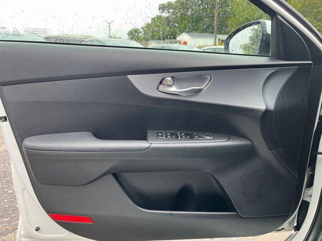 Photo of 2024 Snow White Pearl Kia Forte