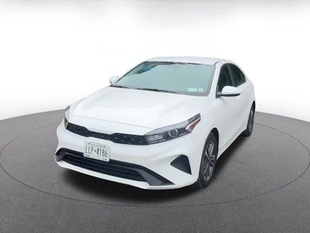 Photo of 2024 Snow White Pearl Kia Forte