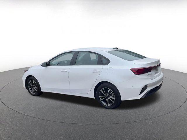 Photo of 2024 Snow White Pearl Kia Forte