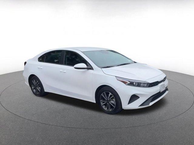 Photo of 2024 Snow White Pearl Kia Forte