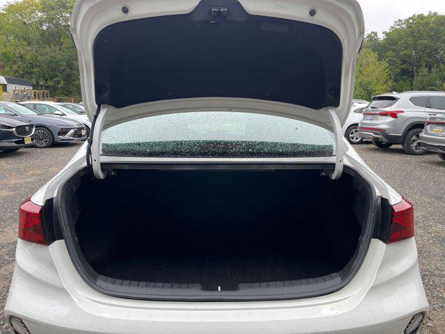 Photo of 2024 Snow White Pearl Kia Forte