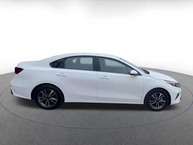 Photo of 2024 Snow White Pearl Kia Forte