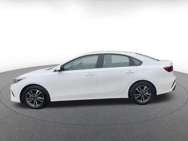 Photo of 2024 Snow White Pearl Kia Forte
