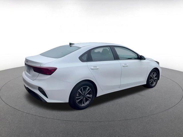 Photo of 2024 Snow White Pearl Kia Forte