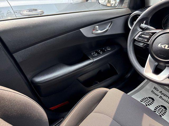 Photo of 2023 Snow White Pearl Kia Forte