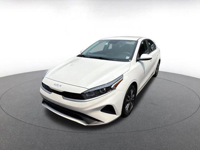 Photo of 2023 Snow White Pearl Kia Forte