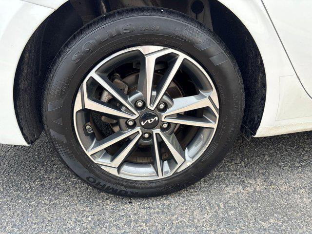 Photo of 2023 Snow White Pearl Kia Forte