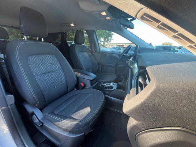 Photo of 2024 Iconic Silver Metallic Ford Escape