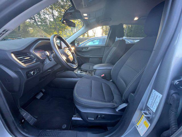 Photo of 2024 Iconic Silver Metallic Ford Escape