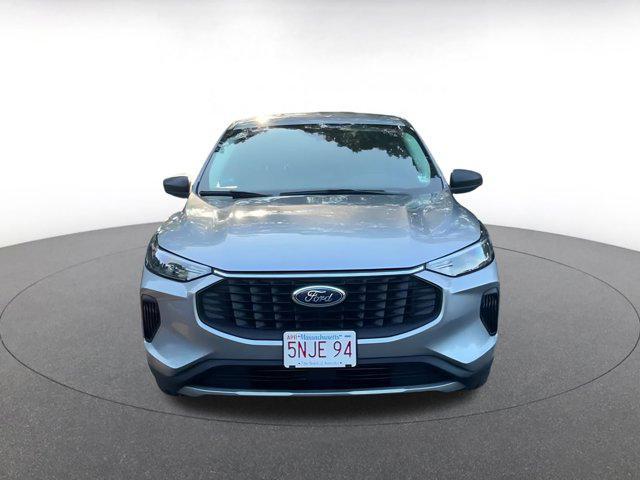 Photo of 2024 Iconic Silver Metallic Ford Escape