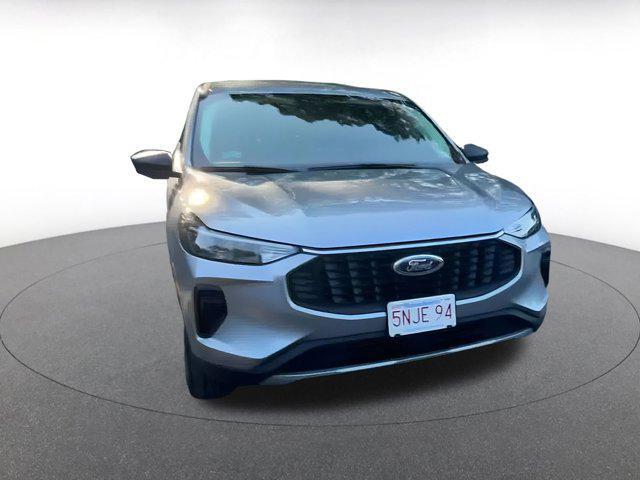 Photo of 2024 Iconic Silver Metallic Ford Escape
