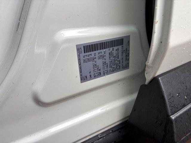 Photo of 2024 Glacier White Nissan Rogue