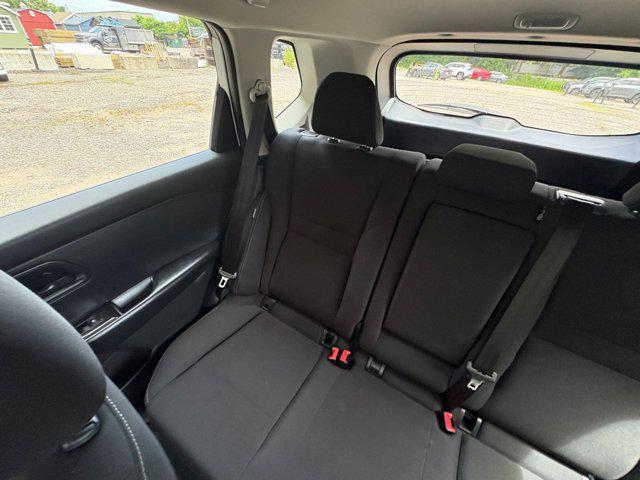 Photo of 2024 Glacier White Nissan Rogue
