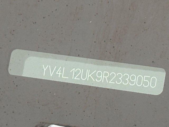 Photo of 2024 Onyx Black Metallic Volvo XC40