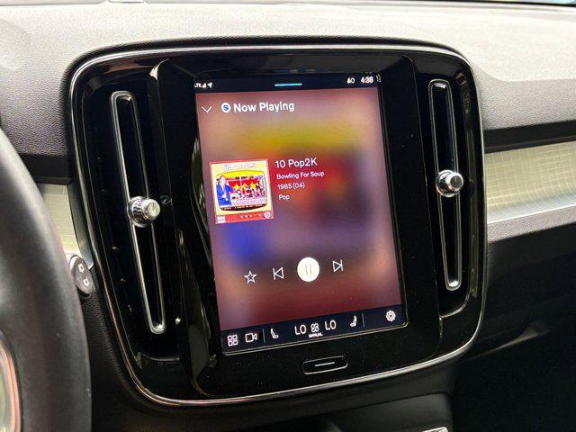 Photo of 2024 Onyx Black Metallic Volvo XC40