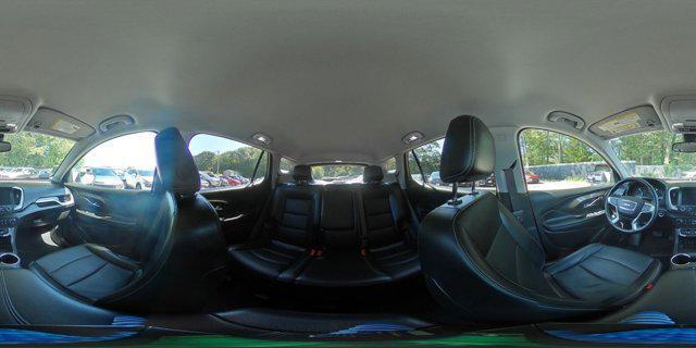 Photo of 2024 Summit White GMC Terrain