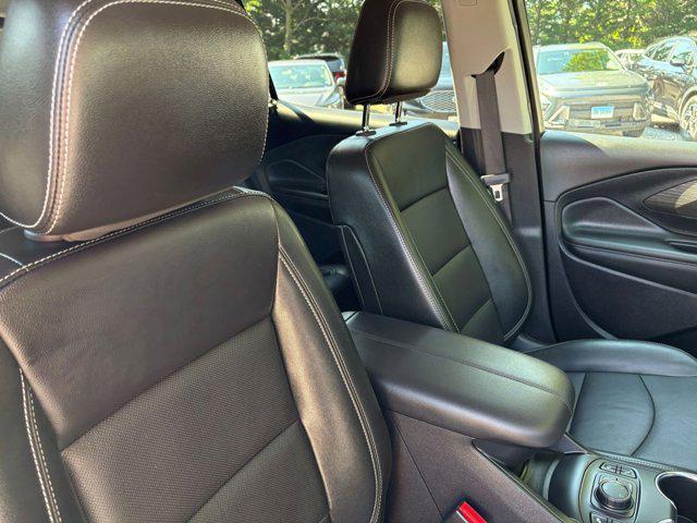 Photo of 2024 Summit White GMC Terrain