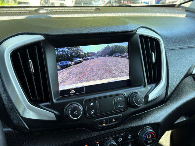 Photo of 2024 Summit White GMC Terrain