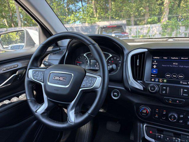 Photo of 2024 Summit White GMC Terrain