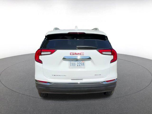 Photo of 2024 Summit White GMC Terrain