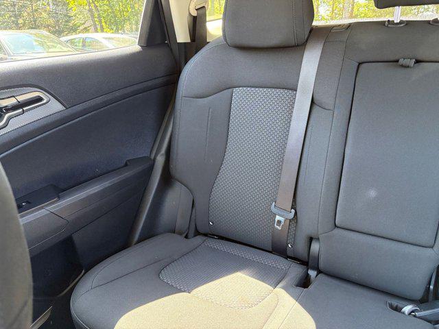 Photo of 2024 Snow White Pearl Kia Sportage