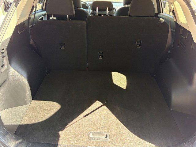 Photo of 2024 Snow White Pearl Kia Sportage