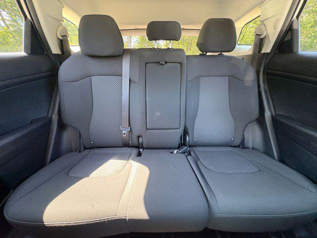 Photo of 2024 Snow White Pearl Kia Sportage