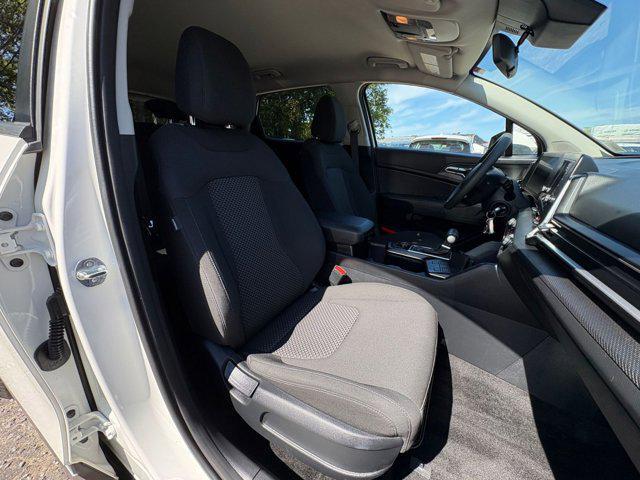 Photo of 2024 Snow White Pearl Kia Sportage