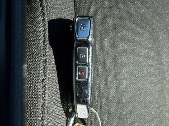 Photo of 2024 Snow White Pearl Kia Sportage