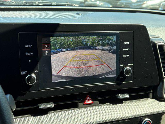 Photo of 2024 Snow White Pearl Kia Sportage