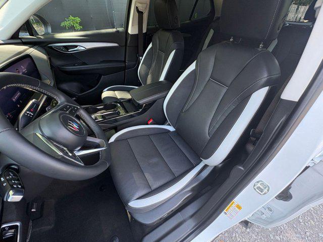 Photo of 2024 Summit White Buick Envision
