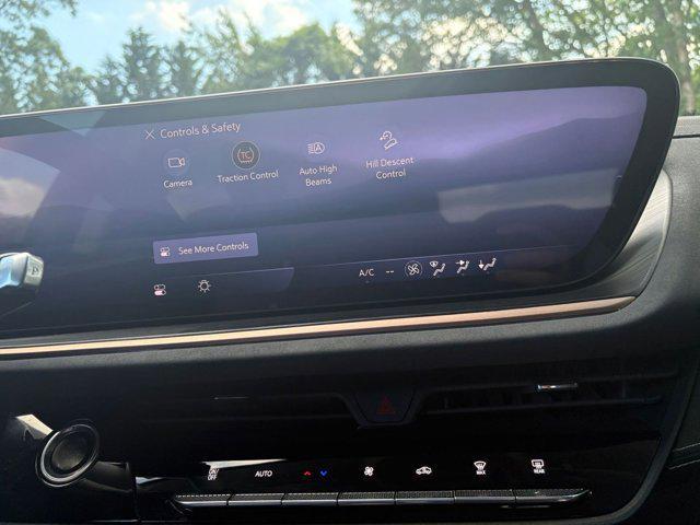Photo of 2024 Summit White Buick Envision