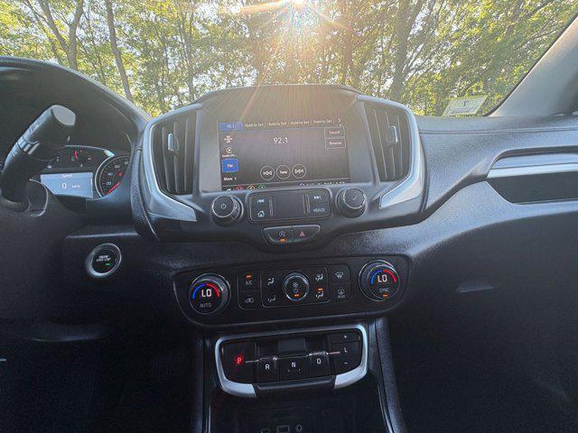 Photo of 2024 Summit White GMC Terrain