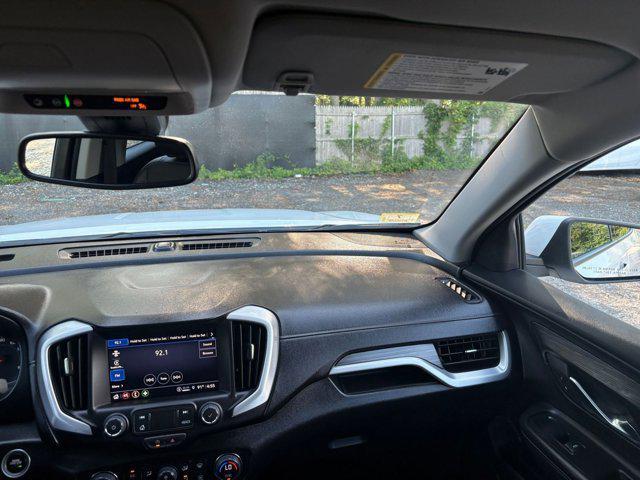 Photo of 2024 Summit White GMC Terrain