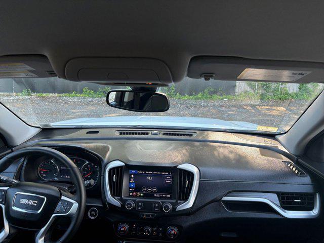 Photo of 2024 Summit White GMC Terrain