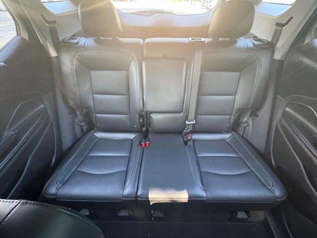 Photo of 2024 Summit White GMC Terrain
