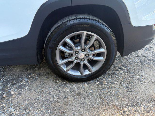 Photo of 2024 Summit White GMC Terrain
