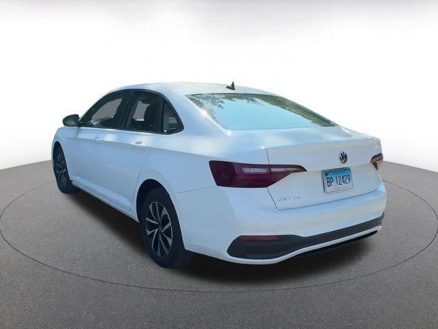 Photo of 2024 Pure White Volkswagen Jetta